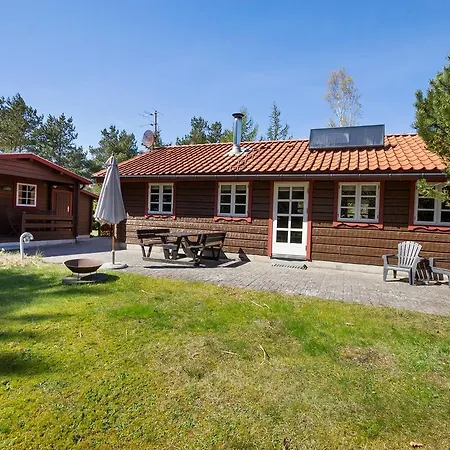 Three-bedroom Holiday In * Hals