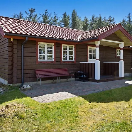 Three-bedroom Holiday In * Hals